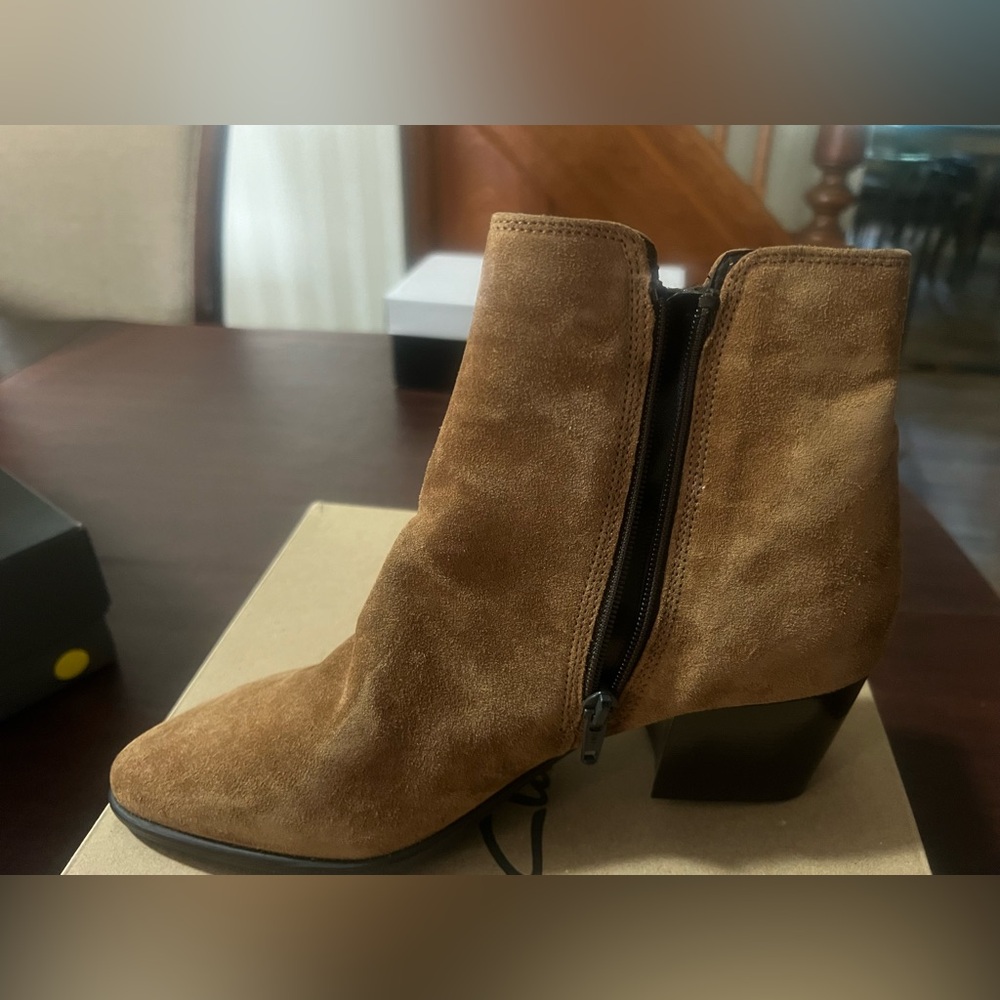 Clark’s Isabela zip booties